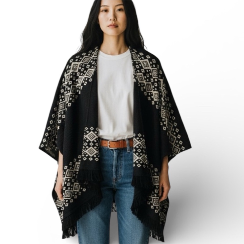 Mossimo Boho Style Cape 
Black and White Poncho with Fringe Hem Size Large L/XL